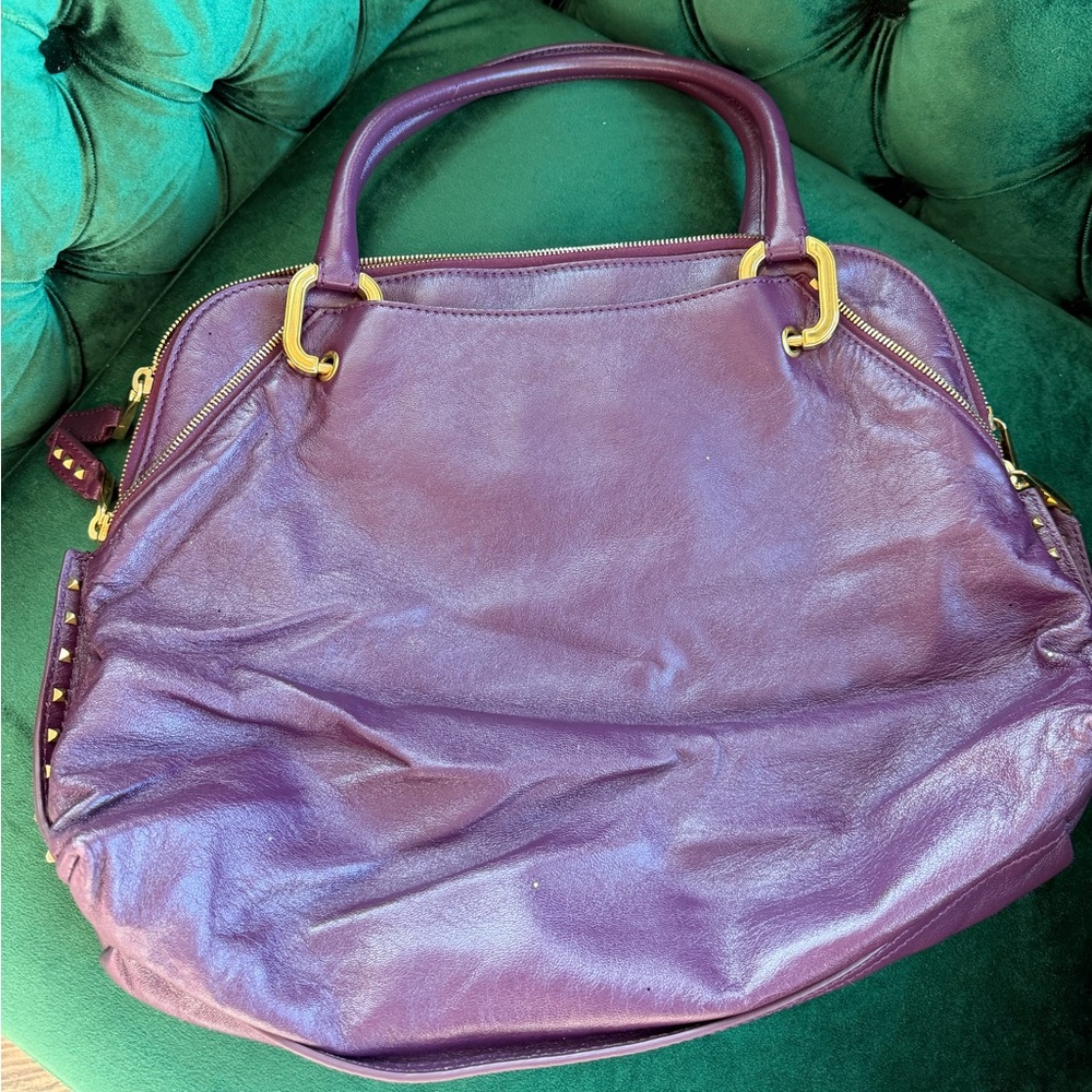 Marc Jacobs Plum Leather Top-Handle Tote with Gold Hardware - Picture 2 of 4